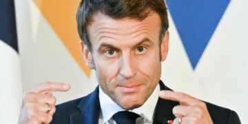 ماكرون يطلب من أعضاء الحكومة الجديدة تحقيق “نتائج”