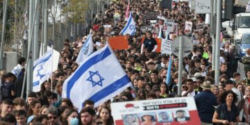 لوبس: الحرب في غزة تفاقم الإنقسامات الإجتماعية والسياسية بإسرائيل