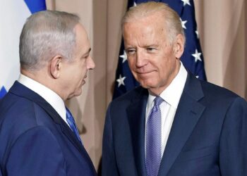 بايدن يُبلغ نتنياهو أنه لن يدعم حربا مستمرة لمدة عام في غزة وطالبه بتسريع الإنتقال إلى قتال منخفض الشدة ضد “حماس” وتقليل الضرر بالمدنيين.. وتقديم أجوبة واضحة على هذا السؤال