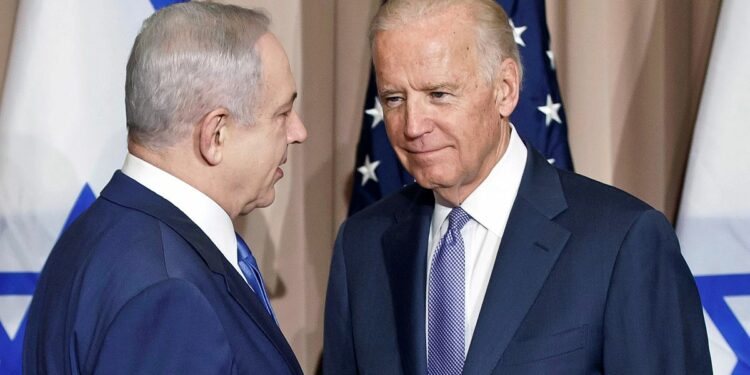 بايدن يُبلغ نتنياهو أنه لن يدعم حربا مستمرة لمدة عام في غزة وطالبه بتسريع الإنتقال إلى قتال منخفض الشدة ضد “حماس” وتقليل الضرر بالمدنيين.. وتقديم أجوبة واضحة على هذا السؤال