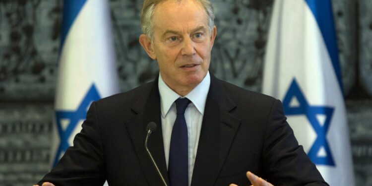 إقامة 3 سنوات لعائلات من غزة.. توني بلير بدأ بتفحص “تسويق” ما سمي بـ”الإجراء الكندي”