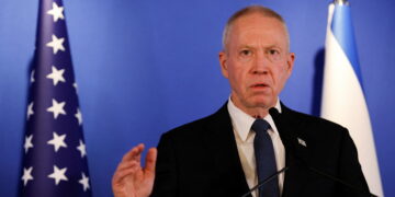 غالانت: سنبدأ مرحلة جديدة في حرب غزة والفلسطينيون هم من سيُديرون شؤون قطاع غزة وإسرائيل لن تسيطر عليه مدنيا.. والمتحدث بإسم الجيش: من الخطأ الكشف عن خططنا للعدو