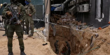 روسيا: إغراق أنفاق غزة من قبل إسرائيل يشكل “إبادة جماعية” وعواقبها ستمتد لقرون وستجعل أرض القطاع غير صالحة للعيش