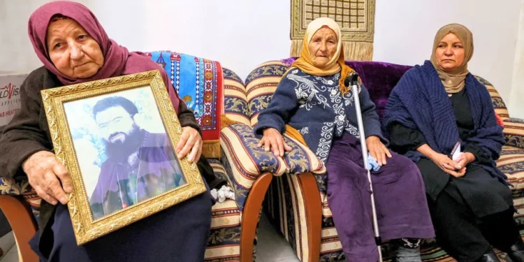 الجيش الإسرائيلي يعتقل شقيقتي القيادي في حركة “حماس” صالح العاروري