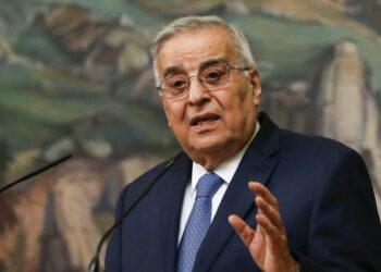 لبنان يرحب بوساطة أمريكية لخفض التصعيد مع إسرائيل وإعادة الهدوء والإستقرار إلى جنوب البلاد.. “حزب الله” يعلن إستهداف مواقع وتجمعات إسرائيلية قبالة الحدود الجنوبية