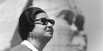 اتهامات ببيع حقوق أم كلثوم إلى إسرائيل .. توتر بين حفيدة السوبر ستار وشركة “صوت الفن”