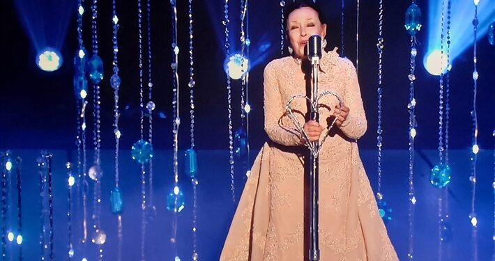 هل محتاجة الفنانة المصرية “نجاة الصغيرة ” للتكريم .. وهل ربحت أم خسرت بعد ظهورها المفاجأ في حفل جوائز Joy Awards بالرياض ؟؟؟