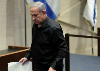 “إيكونومست”: نتنياهو يفسد الحرب.. يجب أن يرحل !!