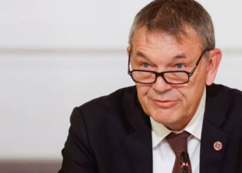 وزير الخارجية الإسرائيلي يطالب بإستقالة المفوض العام للأونروا