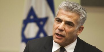 لابيد: لم تكن إسرائيل حزينة مثل اليوم ولا أدري كيف وصلنا إلى هذا الحال