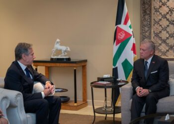 بلينكن يؤكد على وقف فوري لإطلاق النار في غزة وسيبحث الضغط على الدول العربية لبحث مستقبل القطاع.. والمملكة ترفض محاولات الفصل بين القطاع والضفة الغربية باعتبارهما إمتدادا للدولة الفلسطينية الواحدة