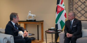 بلينكن يؤكد على وقف فوري لإطلاق النار في غزة وسيبحث الضغط على الدول العربية لبحث مستقبل القطاع.. والمملكة ترفض محاولات الفصل بين القطاع والضفة الغربية باعتبارهما إمتدادا للدولة الفلسطينية الواحدة