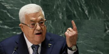 الرئيس عباس: قطاع غزة جزء من الدولة الفلسطينية ويحظى بـ”الأولوية” ولن نتخلى عنه ويجب الإفراج عن أموال المقاصة