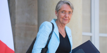 الرئاسة الفرنسية: إستقالة رئيسة الوزراء إليزابيت بورن