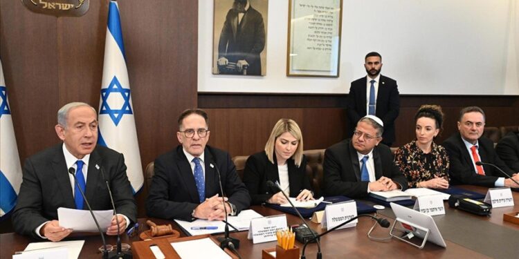 “الكابينت” الإسرائيلي يوافق على تحويل أموال المقاصة للفلسطينيين