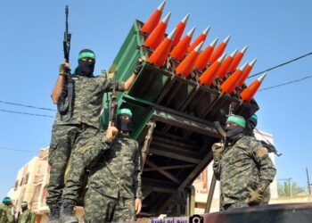 وزير إسرائيلي: أخطأنا بفتح جبهة الشمال منذ بداية الحرب.. علينا التوصل إلى حل ولن ننتصر على “حماس”