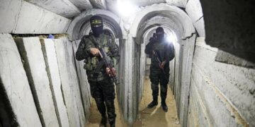 لوموند: ليس لدى الجيش الإسرائيلي أمل كبير في تحرير الأسرى بالقوة