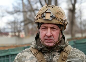 زيلينسكي يعين نائب وزير الدفاع السابق قائدا جديدا للقوات البرية