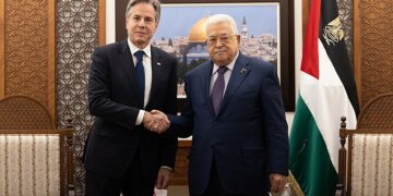 الرئيس عباس خلال لقاء بلينكن يؤكد على ضرورة وقف حرب الإبادة الإسرائيلية على غزة وإدخال المساعدات وجدد رفضه لمخططات التهجير وحذر من أي عملية عسكرية في رفح