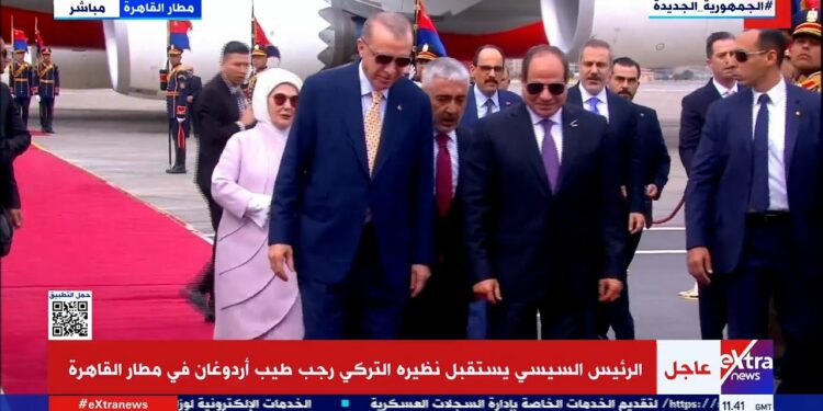 الرئيس المصري يؤكد لأردوغان تطوير العلاقات ورفع التبادل التجاري مع أنقرة .. والرئيس التركي يبدي استعدادا للتعاون مع القاهرة في إعادة إعمار غزة