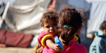 حرب غزة.. شهداء وإصابات ونسف منازل في غارات وقصف اسرائيلي لمناطق متفرقة والجوع يهدد حياة الآلاف في الشمال