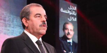 الوزير التونسي السابق منذر الزنايدي يتقدم بمبادرة سياسية من أجل إنقاذ تونس