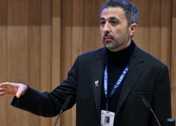 بريطاني من أصول سورية.. يصعد إلى “مايكروسوفت”