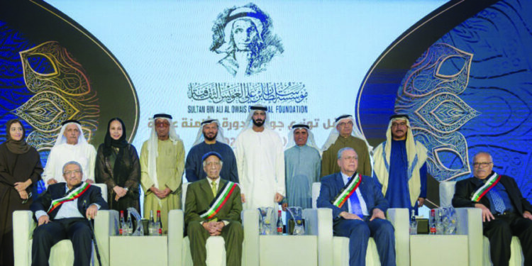 بحضور وزير الثقافة وشخصيات فكرية عربية..توزيع جائزة سلطان بن علي العويس في دورتها ال18