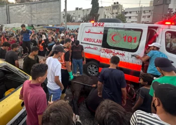 هجوم “الشفاء” بغزة.. مرضى وجرحى يتركون للموت بالشوارع