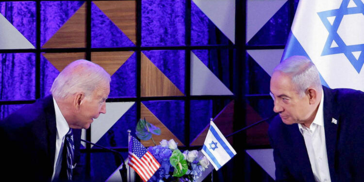 الخلاف بين بايدن ونتنياهو يثير تساؤلات حول تقديم الأسلحة الأمريكية لإسرائيل