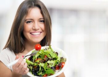 خمسة أطعمة تقلل من احتمالية تطوّر سرطان الثدي