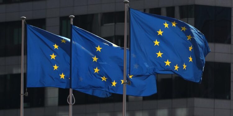 الإتحاد الأوروبي يعمل على فتح ممر إغاثة بحري عبر قبرص لدعم سكان غزة