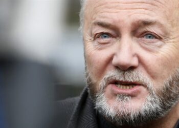 جورج غالاوي يفوز في انتخابات فرعية للبرلمان البريطاني ويهدي فوزه لغزة