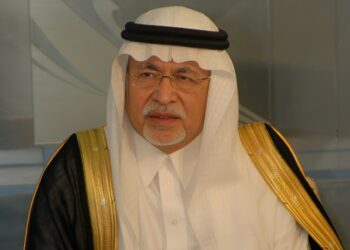 عبد العزيز خوجة: سِفرُ الأنا