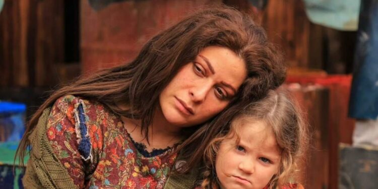 المخرجة رشا شربتجي تشيد بأداء الفنانة إمارات رزقوطليقها حسام جنيد يهنئها على دورها بمسلسل ” أولاد بديعة”