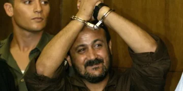 اسم البرغوثي يعود ويكشف المستور.. هل ترفض السلطة الفلسطينية الإفراج عنه؟ ولماذا؟.. وهل يُشكّل خطرًا على الرئيس عباس؟.. ولماذا تُصر “حماس” على الإفراج عنه بصفقة التبادل؟؟