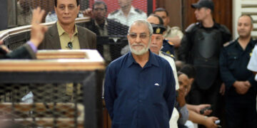 مصر: الإعدام شنقا لمرشد الإخوان محمد بديع وسبع قيادات أخرى في أحداث المنصة وبراءة 21