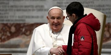 ألمانيا تنتقد البابا لدعوته أوكرانيا إلى “رفع الراية البيضاء” والتفاوض مع موسكو لإنهاء الحرب.. والكرملين يعتبر النداء “مفهوم تماما” ويعلن استعداد روسيا للجلوس على طاولة المفاوضات