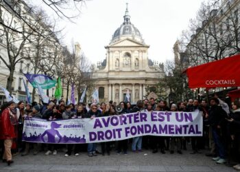 البرلمان الفرنسي يجري تصويتا على جعل الإجهاض حقا دستوريا