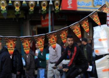 مجازر وجوع وأمراض بغزة وتضييق وخناق بالضفة والقدس.. أجواء الفلسطينيين “الكئيبة” في أول أيام الشهر الفضيل