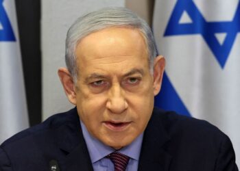 نتنياهو يُوافق على إرسال وفدين إلى مصر وقطر لإجراء مُحادثات جديدة للتوصّل إلى اتّفاقِ هدنة مع حماس بعد تلاسنٍ مع أعضاء حُكومة الحرب