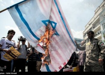 بعد الهجوم على أصفهان.. روسيا تؤكد لإسرائيل أن إيران لا تريد التصعيد ودول عربية تدعو لضبط النفس وتجنب التصعيد