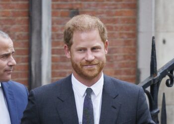 الأمير هاري يبلغ بريطانيا رسميا أنه أصبح مقيما بالولايات المتحدة