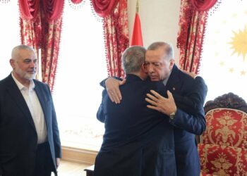 حماس تعلق على تقارير حول مغادرة قادتها قطر