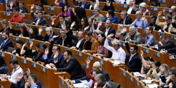 البرمان الأوروبي يتبنى تعديلا جديدا أكثر صرامة بإصلاح سياسة الهجرة واللجوء