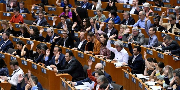 البرمان الأوروبي يتبنى تعديلا جديدا أكثر صرامة بإصلاح سياسة الهجرة واللجوء