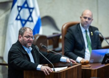 اسرائيل.. طرد نائب من قاعة البرلمان اعتبر اقتحام مستشفى “الشفاء” جريمة حرب