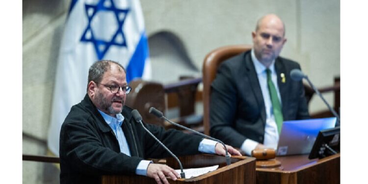 اسرائيل.. طرد نائب من قاعة البرلمان اعتبر اقتحام مستشفى “الشفاء” جريمة حرب