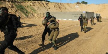 إعلام اسرائيلي يكشف تفاصيل مبادرة إسرائيلية لصفقة تبادل أسرى مع حماس عُرضت على مجلس الحرب الإسرائيلي.. وتشمل وقف الحرب على قطاع غزة لعدة أسابيع