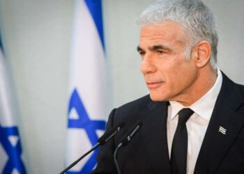 لابيد: كل شيء ينهار من حول إسرائيل وداخلها